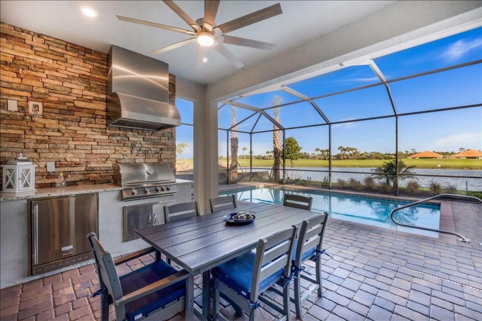 Welcome To Paradise in Heritage Landing
